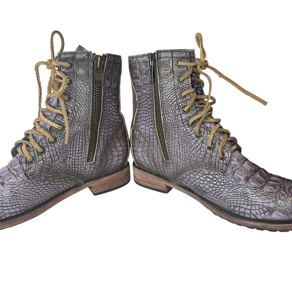 Freebird by Lace Up Manchester Lilac Croc Combat Boots Size 12 - Picture 7 of 12
